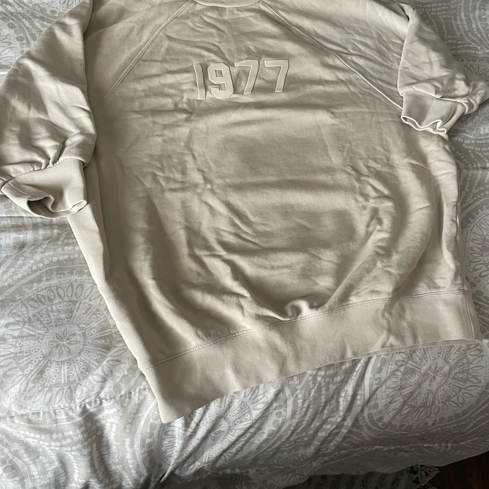 Women’s Beige Sweatshirt